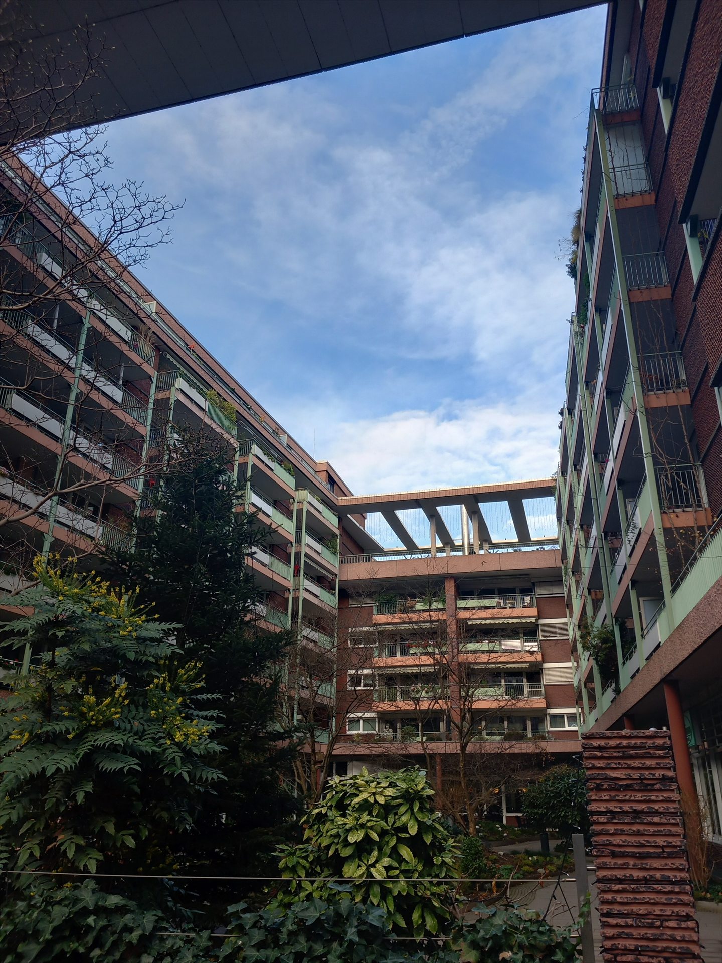 Gebouwen gezien vanaf de straat